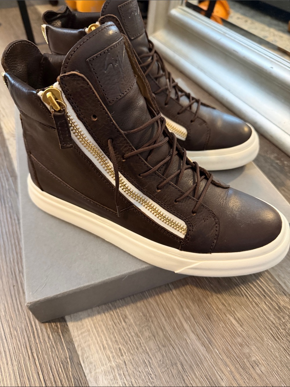 Men Giuseppe Zanotti Brown Leather High-Top Sneakers with White Sole and Gold Zi